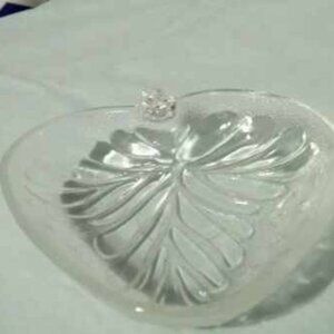 VINTAGE APPLE SHAPED EMBOSSED CLEAR GLASS CANDY/TRINKET DISH SET OF 4